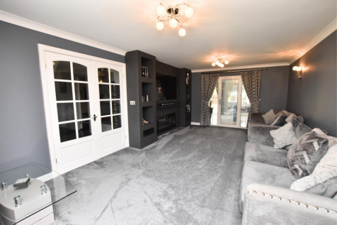 FORMAL LOUNGE
