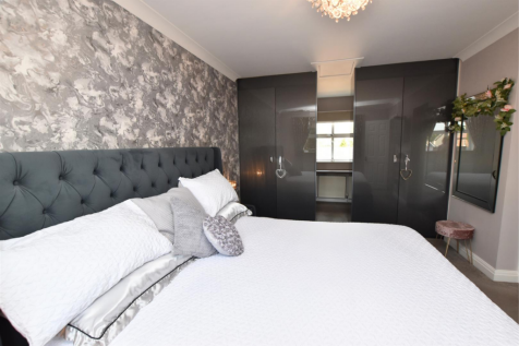 PRINCIPLE BEDROOM