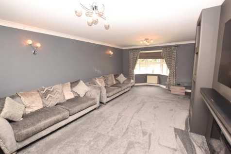 FORMAL LOUNGE