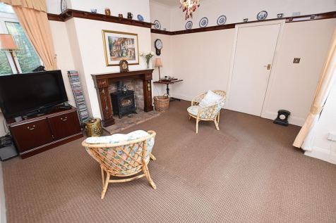 DINING/SITTING ROOM