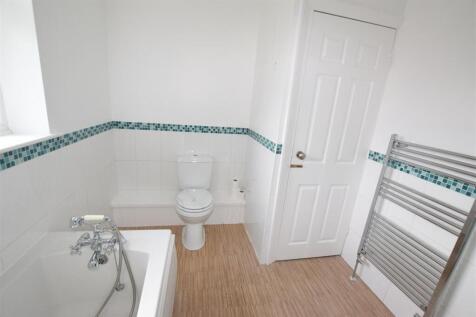 BATHROOM - additional photograph