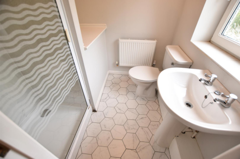 EN SUITE SHOWER ROOM