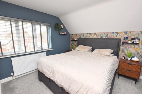 BEDROOM 1 (FRONT)