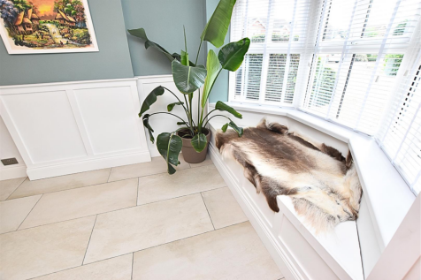 WINDOW SEAT