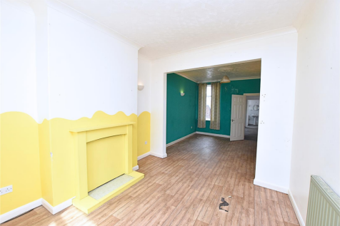LIVING/ DINING ROOM