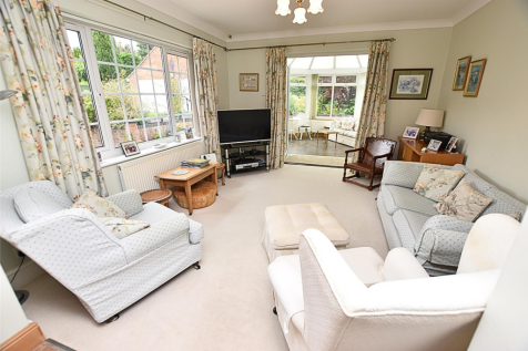 REAR SITTING ROOM
