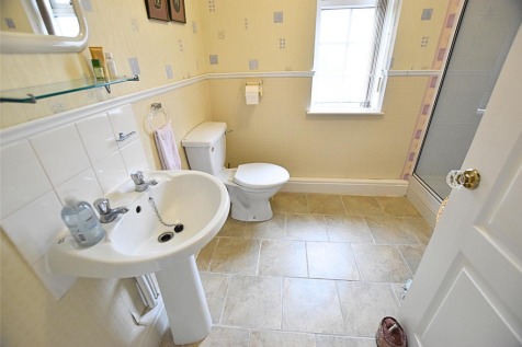EN SUITE SHOWER ROOM