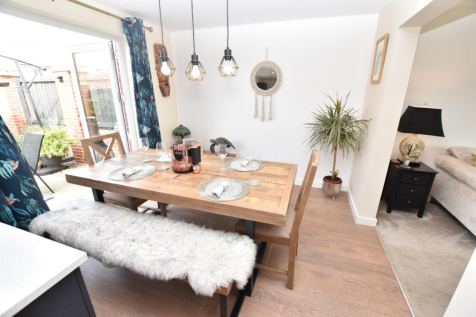 DINING ROOM AREA