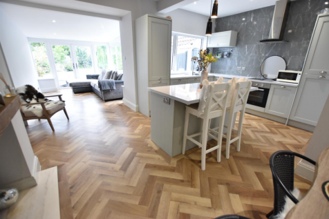 LIVING KITCHEN