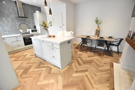 LIVING KITCHEN