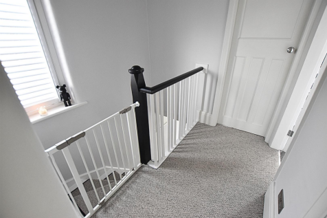 FIRST FLOOR LANDING