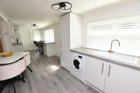 SECOND KITCHEN AREA