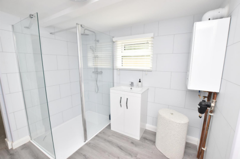 SHOWER ROOM/WC