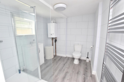 SHOWER ROOM/WC