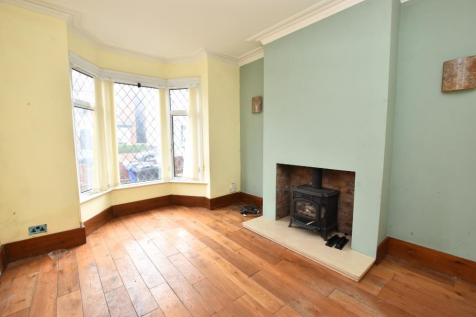BEDROOM 1 (FRONT)