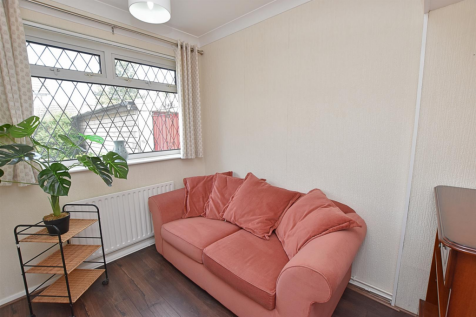 BEDROOM 2 (REAR)