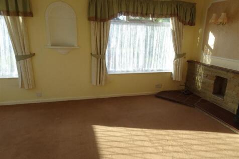ADDITIONAL LIVING ROOM PHOTOGRAPH