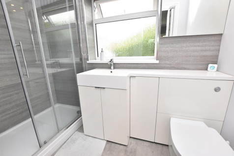 EN SUITE SHOWER ROOM