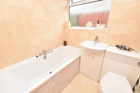 BATHROOM/WC