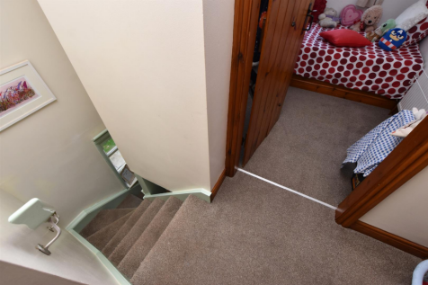 FIRST FLOOR LANDING
