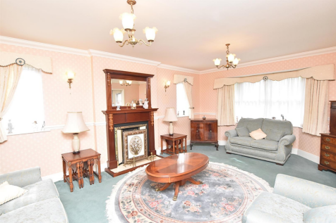 FORMAL LOUNGE