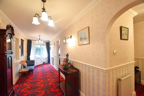SPACIOUS ENTRANCE HALL