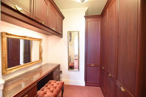DRESSING ROOM