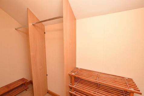 DRESSING ROOM