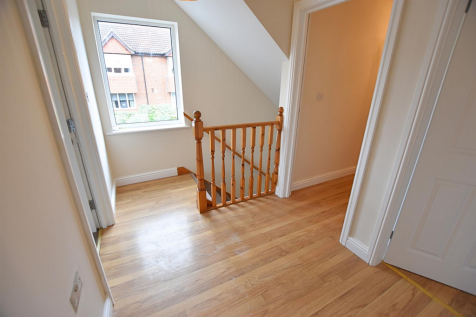 FIRST FLOOR LANDING