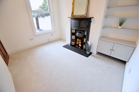 REAR SITTING ROOM