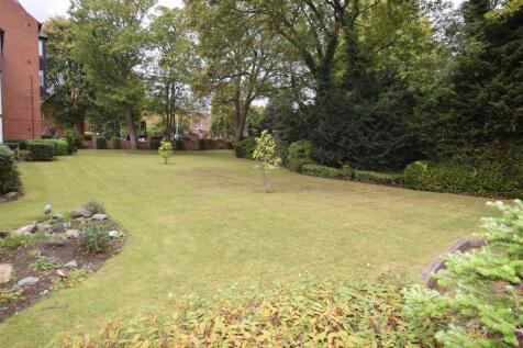 EXTERNAL COMMUNAL GROUNDS