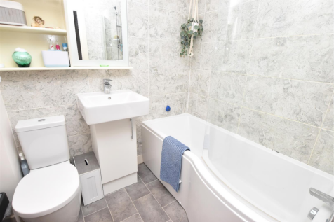 BATHROOM/WC