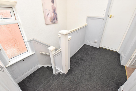 FIRST FLOOR LANDING
