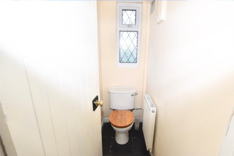CLOAKROOM/ WC