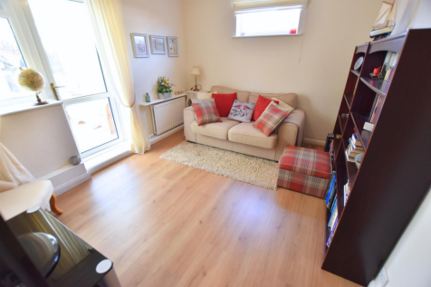 SITTING ROOM (THIRD BEDROOM)