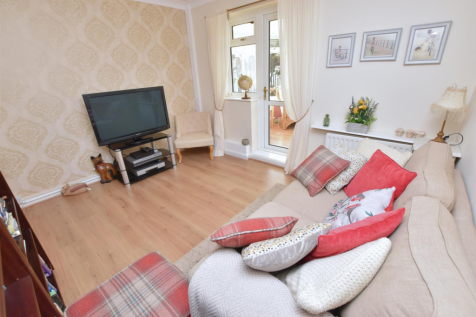 SITTING ROOM (THIRD BEDROOM)