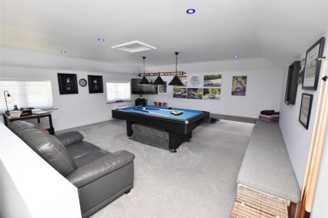 GAMES ROOM/ LIVE WORK UNIT
