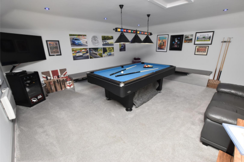 GAMES ROOM/ LIVE WORK UNIT