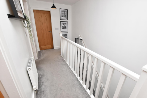 FIRST FLOOR LANDING