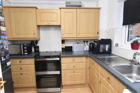 KITCHEN (FRONT)