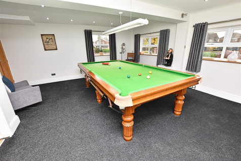 SNOOKER ROOM