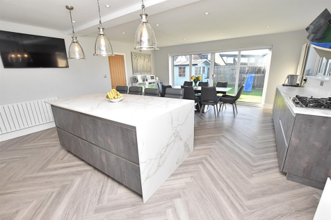 LIVING KITCHEN DINER