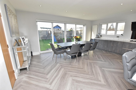 LIVING KITCHEN DINER