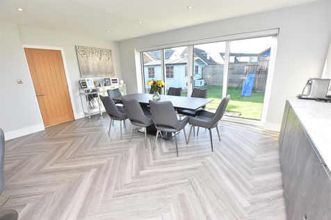 LIVING KITCHEN DINER