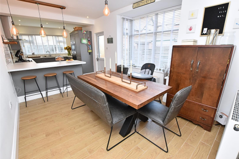 LIVING KITCHEN DINER