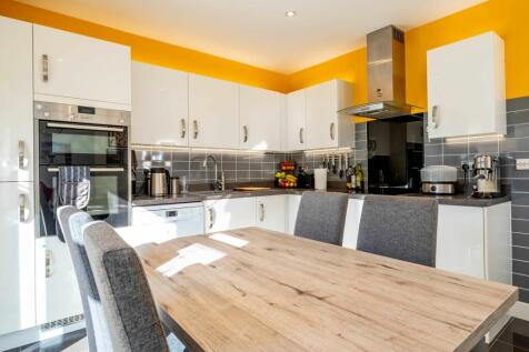 Kitchen &amp; Dining Area