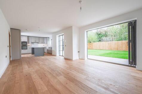 Living Space &amp; Kitchen