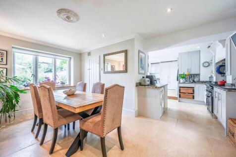 Kitchen &amp; Dining Area