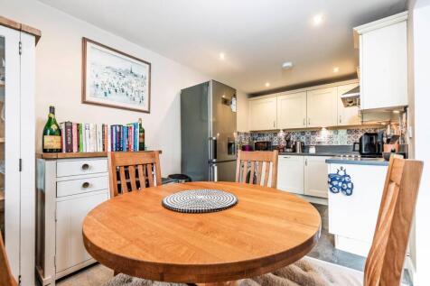Kitchen &amp; Dining Area