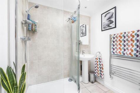 SHOWER ROOM / WC